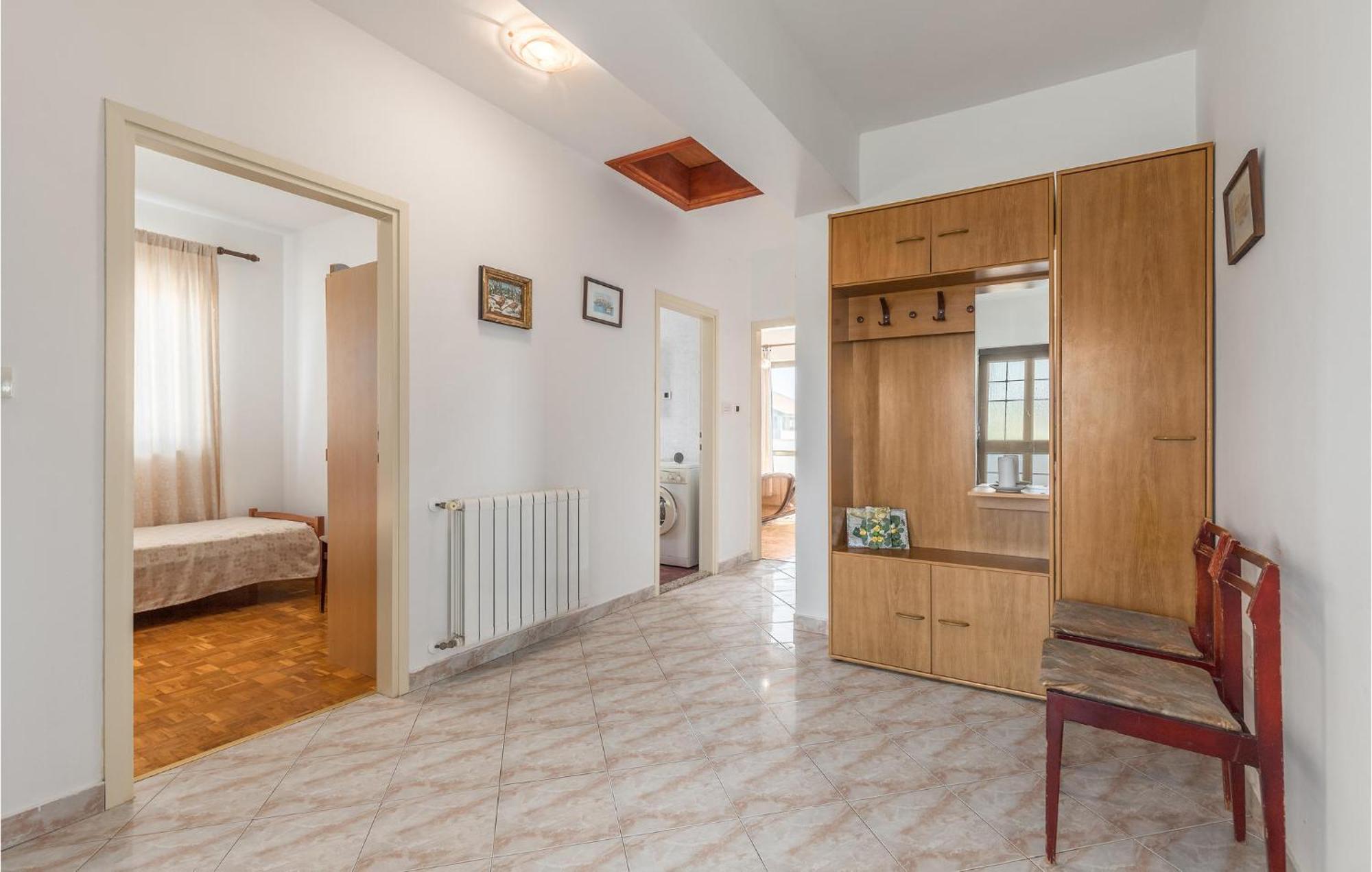 Beautiful Home In Visnjan With Wifi Extérieur photo